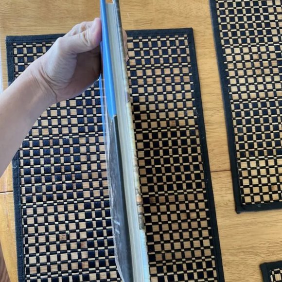 Italian Country Hideaways: Vacationing in Tuscany and Umbria's Most by Hurst - Picture 6 of 13